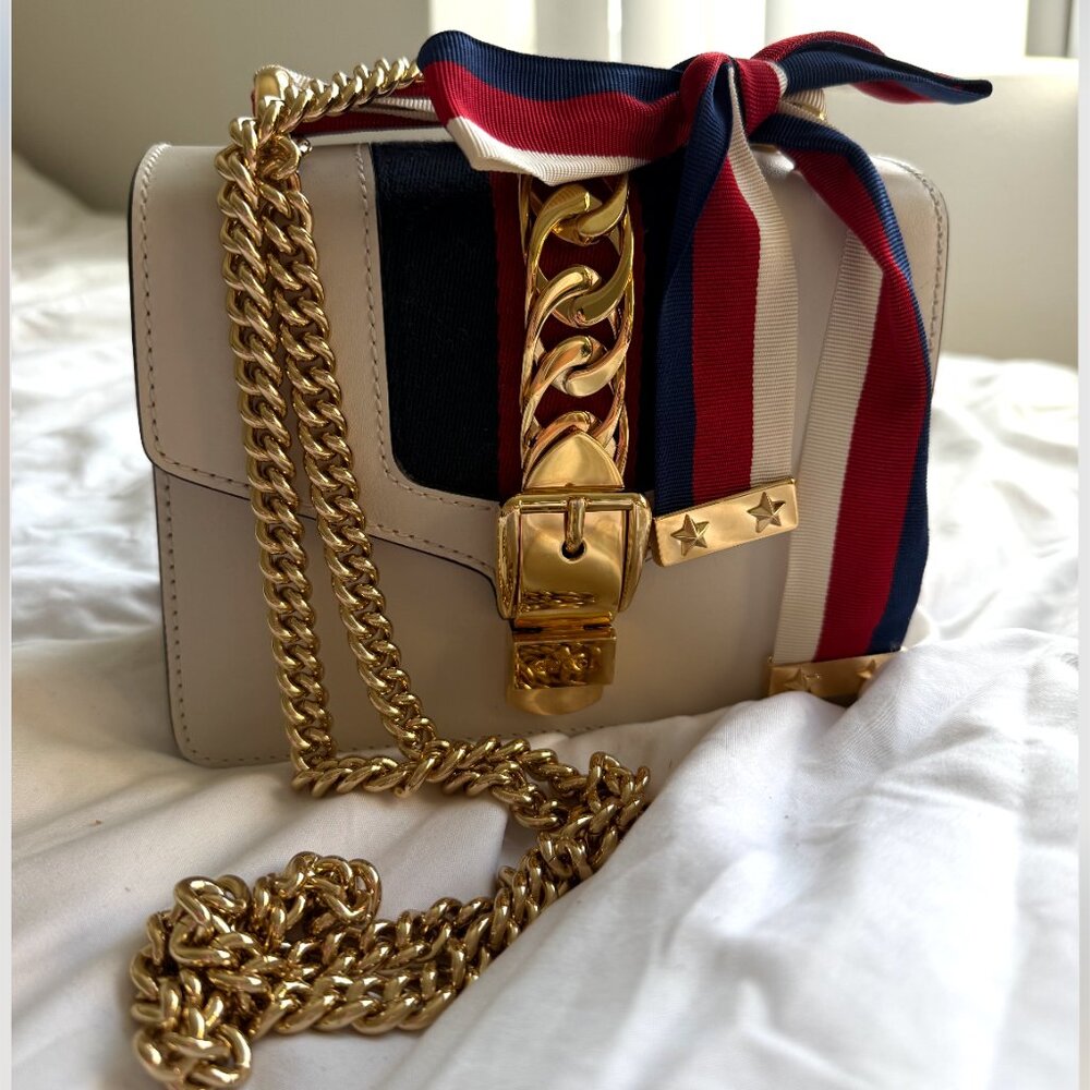 Gucci Sylvie Mini Bag - Picture 7 of 7